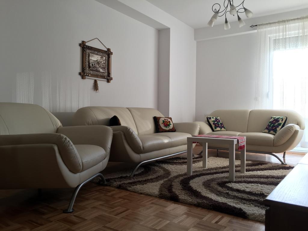 Apartment Gashi Pristina Buitenkant foto