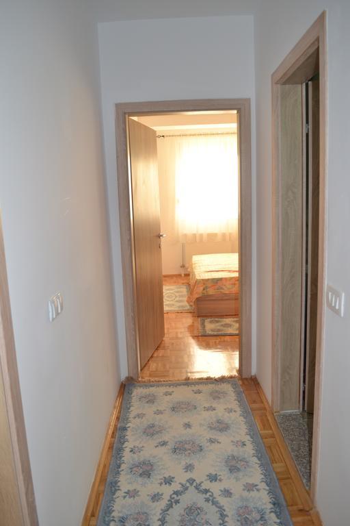 Apartment Gashi Pristina Buitenkant foto