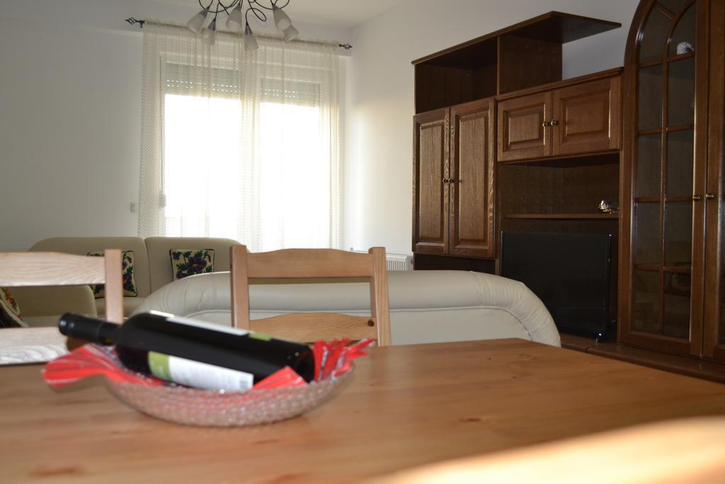 Apartment Gashi Pristina Buitenkant foto