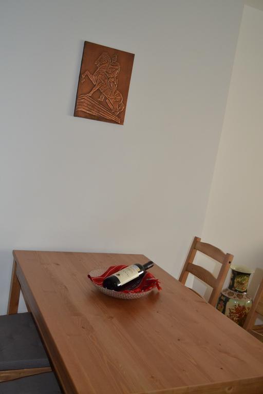 Apartment Gashi Pristina Buitenkant foto